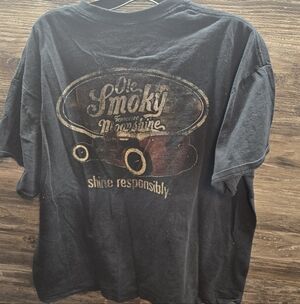 Gildan Black Tee‎ with Vintage Graphic